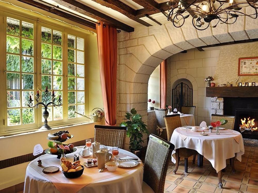 Logis Hotel Auberge De L'Ecole Pontlevoy Exterior photo